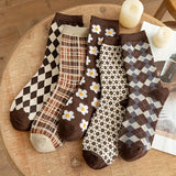 Calcetines bordados de lana y sauce