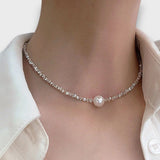 Eliriane – Collana delicata con perle lucenti