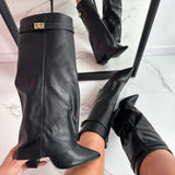 Abril | Botas de cuero negro