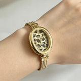 El reloj ovalado Genevieve