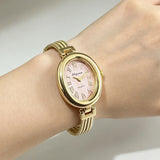 El reloj ovalado Genevieve