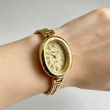 El reloj ovalado Genevieve